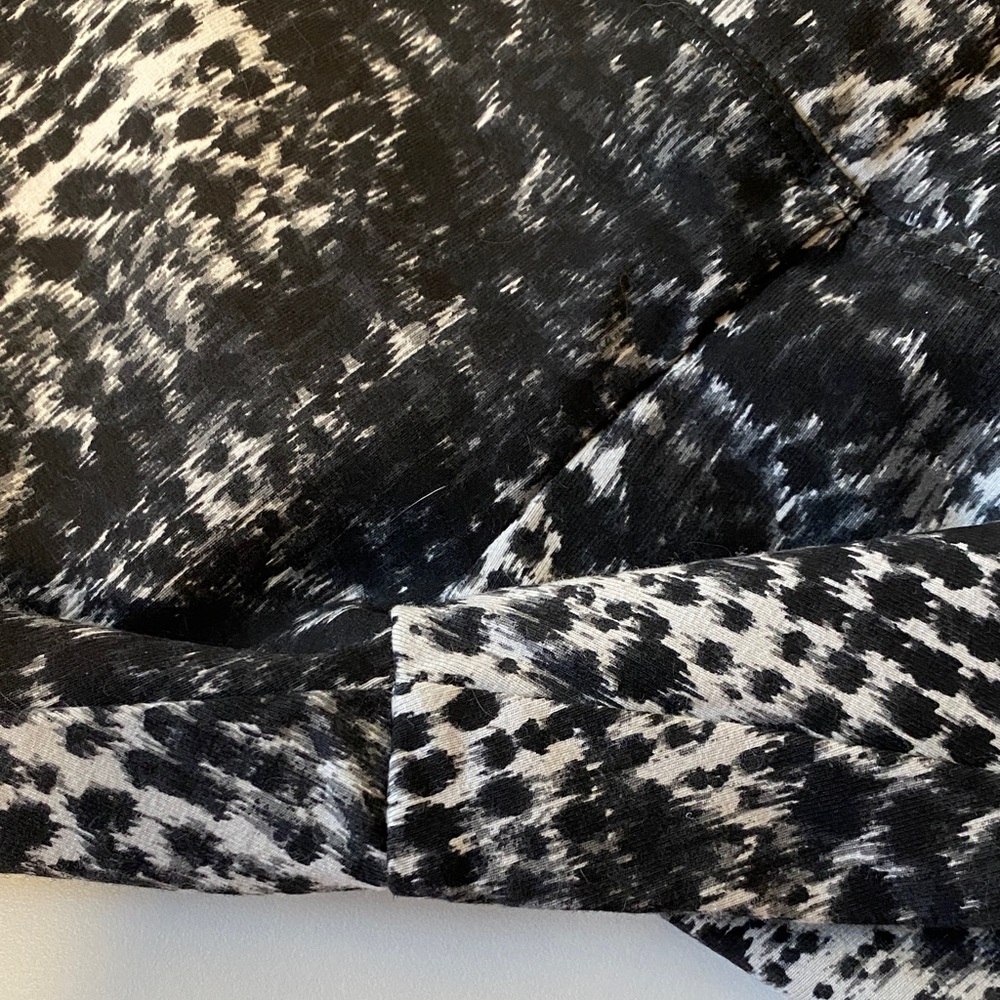 Lysse Black and White Patterned Capris - Picture 2 of 6